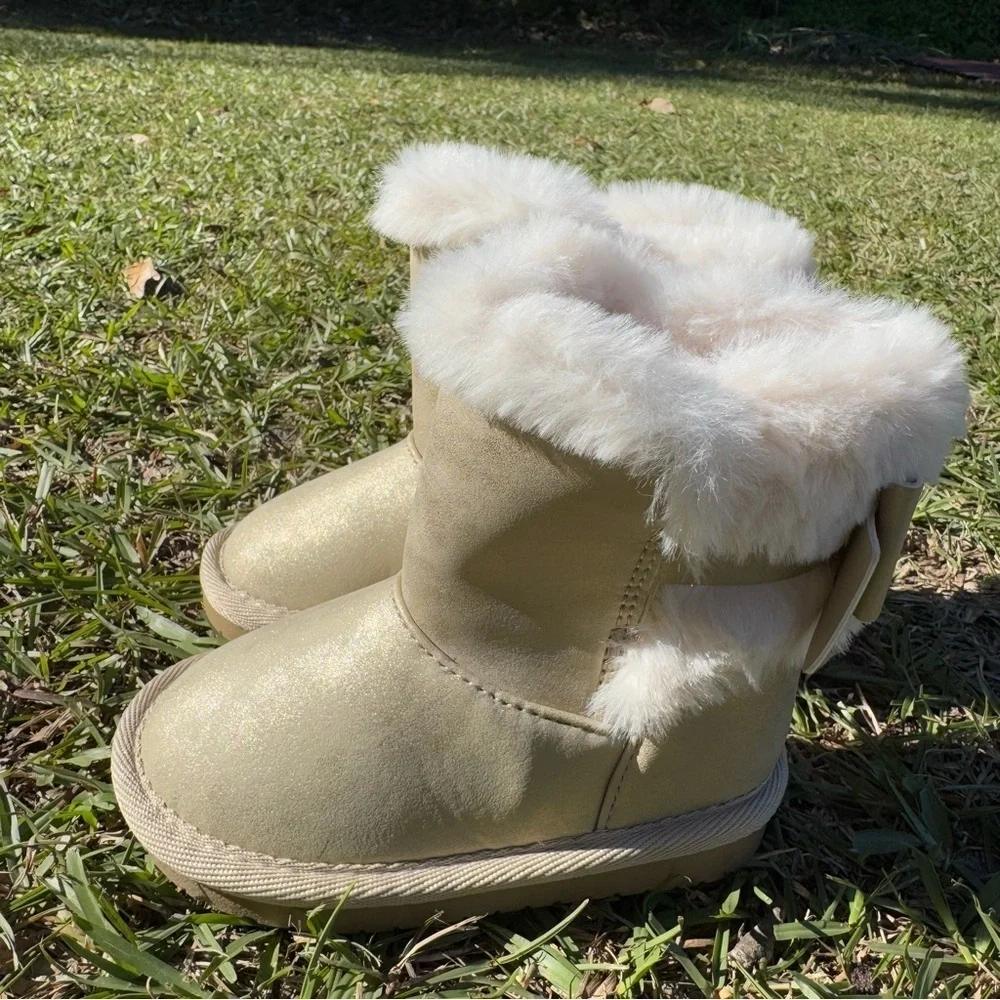 The Children’s Place Toddler Girls Boots‎ Size 5 Beige Faux Fur Bow Winter NWOT